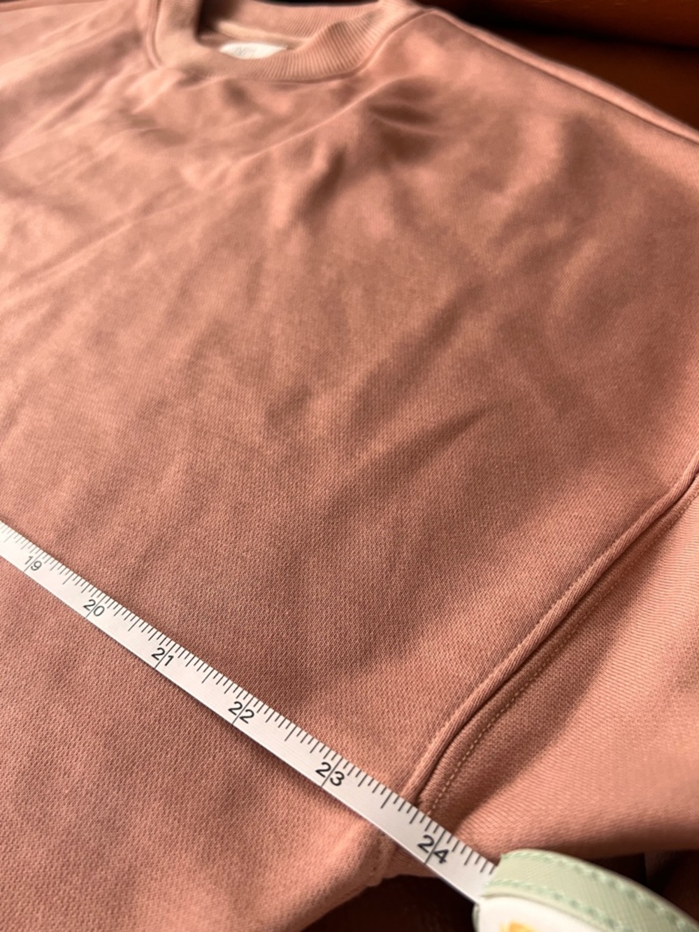 NIA Women's Cropped Crew Sweatshirt in Pale Mauve NWT Size S - Picture 10 of 11